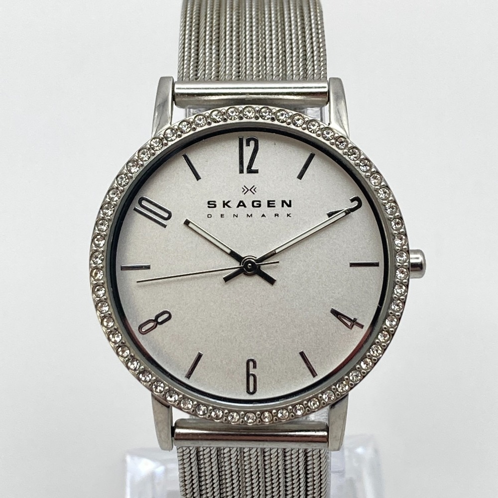 Skagen Women's Watch 32mm Silver Tone Crystals Mesh Band Bling 30M New Battery